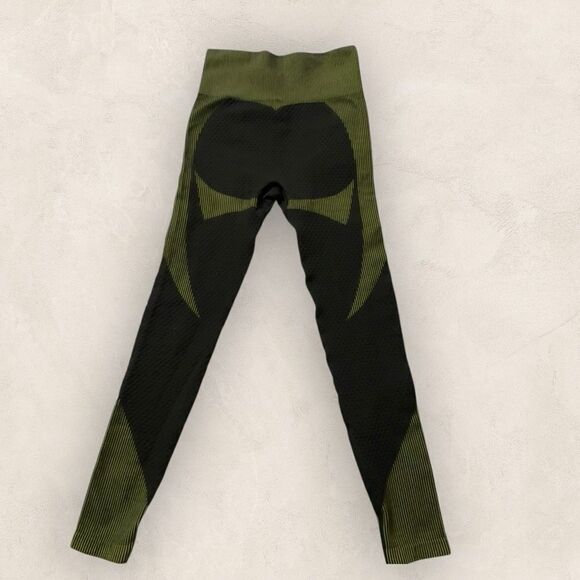 Indigen Green and Black 2 piece Workout set, Leggings and Cropped Jacket Size XS - Picture 4 of 14